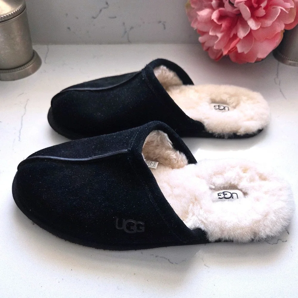 UGG Scuff Suede Slippers Black Mens 10 Sheepskin Lined House Shoes 1101111